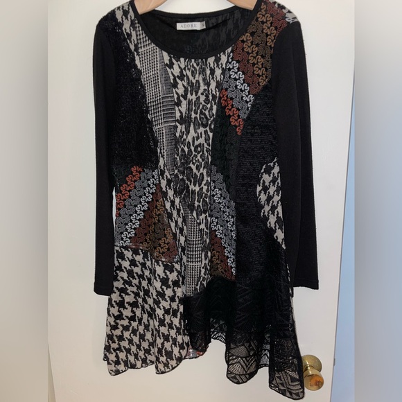 Patterned Sequin Tunic - Picture 1 of 7